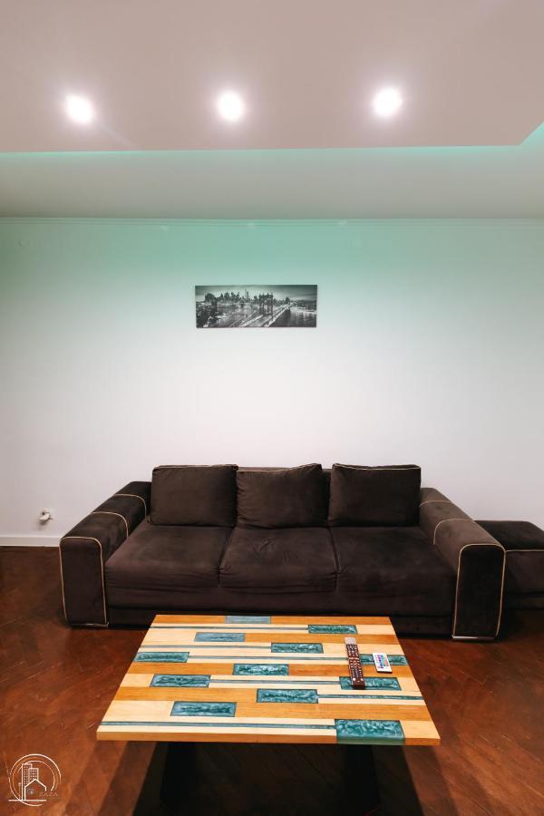 Zaza Apartament - Central Area, With Balcony Târgu Jiu Εξωτερικό φωτογραφία