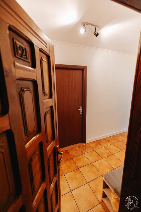 Zaza Apartament - Central Area, With Balcony Târgu Jiu Εξωτερικό φωτογραφία